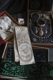 02 06 2014, ARles (FRA,13), Cérémonie de passation des bijoux de la Reine