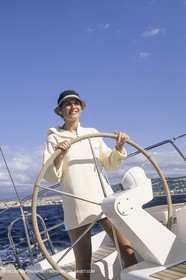 Voile, croisière, personnages, femmes