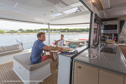 12 09 2016, Cannes (FRA,06), Chantier Fountaine-Pajot, Helia 44