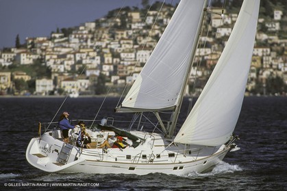 Sailing, cruising, monohull sailing