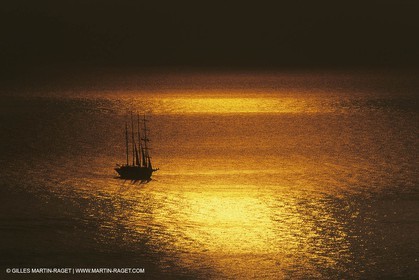 Paquebots, liners, cruise ships