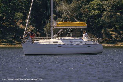 sailing, cruising, monohull at the mooring