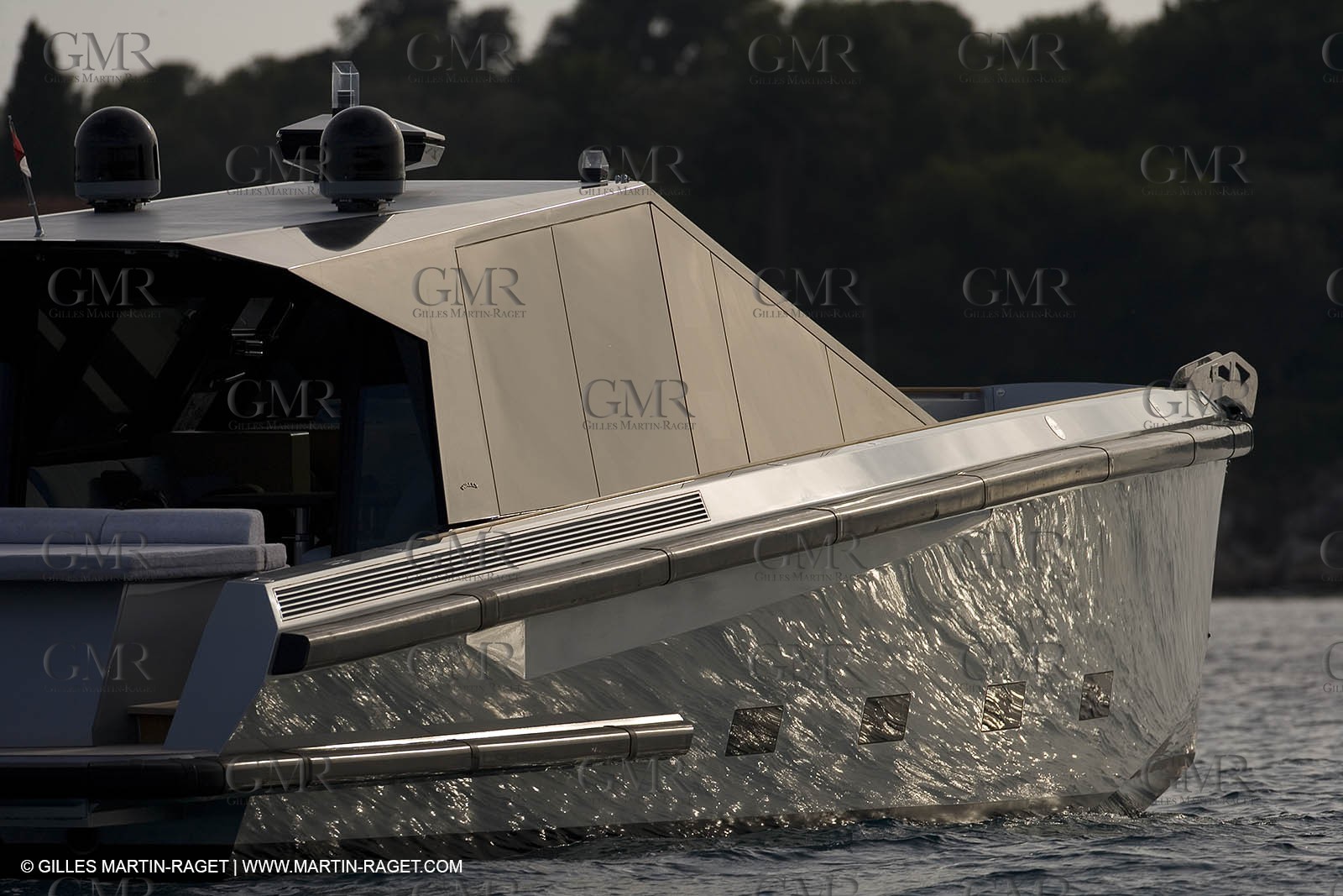 29 09 2007 - St Jean Cap Ferrat - Wally Yachts - Wally Power 70 - Lau Lau