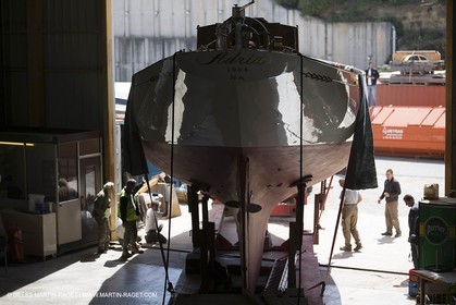 09 04 2013 - La Ciotat (FRA,13) - Chantier Les Charpentiers Réunis Méditerrannée - Mise à l'eau du ketch marconi de 23 m Adria après 9 mois de restauration