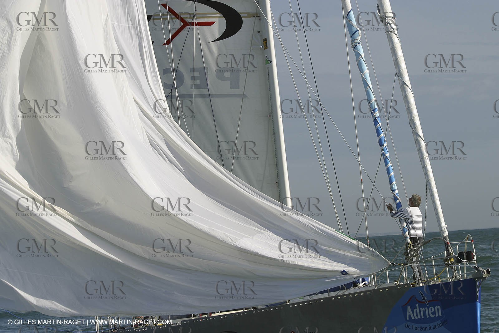 Round the world record wrong way - Adrien - Jean-Luc Van de Heede - Les Sables d'Olonne Start