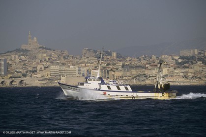 Pêche, barques, pointus, pêcheurs