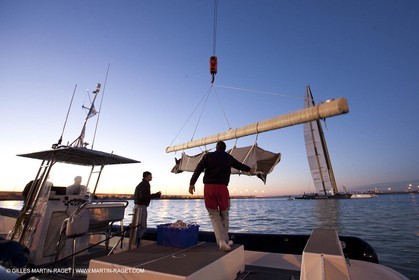 10 02 2010 - Valencia (ESP) - 33rd America's Cup - BMW ORACLE Racing - Day 3, Dock out