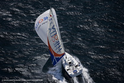 06-26-2007 - FIGARO II - THEOLIA - Skipper : Robert Nagy - Training off Marseille (south France) with strong wind conditions
