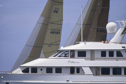 Powerboating, super Yachts