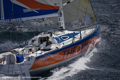 06-26-2007 - FIGARO II - THEOLIA - Skipper : Robert Nagy - Training off Marseille (south France) with strong wind conditions