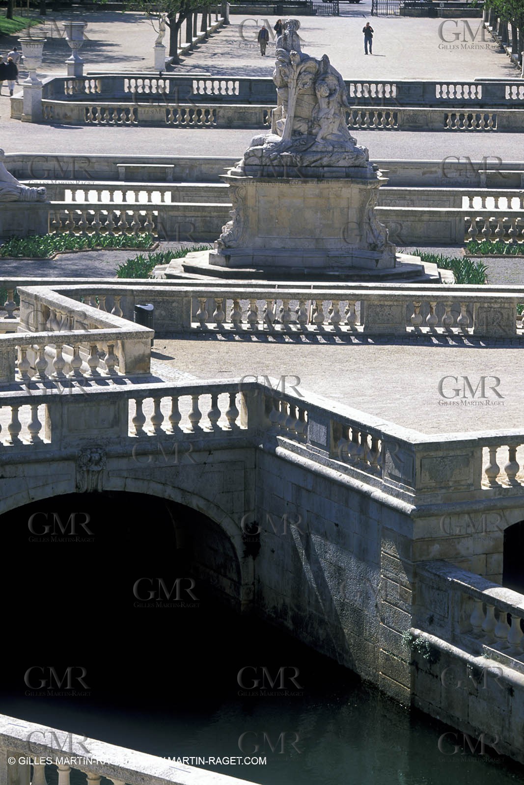 Nîmes - Fountaine garden