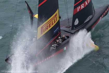 10 12 2020 - Auckland (NZL) - 36th America's Cup - Practice Sessions - Day 2 -Luna Rossa Prada Pirelli Team
