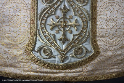 04 02 2013 - Marseille(FRA,13), Notre Dame de la Garde, Vêtements liturgiques