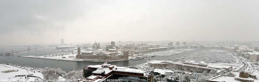 07 01 2009 - Marseille (FRA,13) - Quantité de neige exceptionelle sur la ville