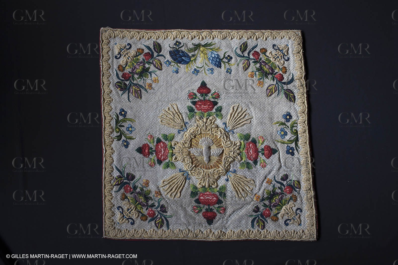 04 02 2013 - Marseille(FRA,13), Notre Dame de la Garde, liturgical clothing