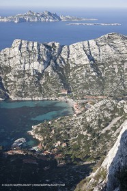 04 04 2009 - Marseille (FRA, 13) - Les Calanques - Marseille as seen from the top of the Baou Rond summit