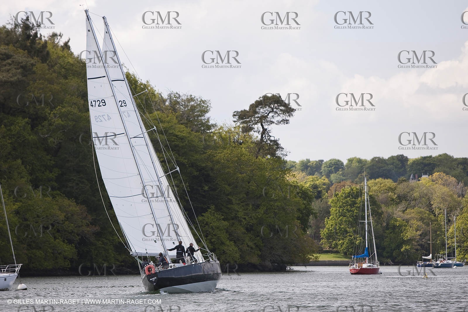 19 05 2010- Benodet (FRA,56)  -  Pen Duick III  sailing in Odet river