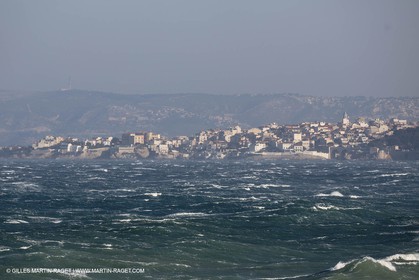 14 03 13 - Marseille (FRA) - Tempête de Mistral