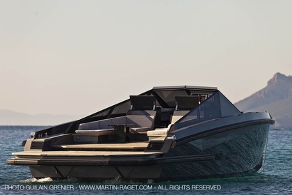 11 11 2009 - Saint Jean Cap Ferrat (FRA,06) Wally Yachts - Wallypower 55