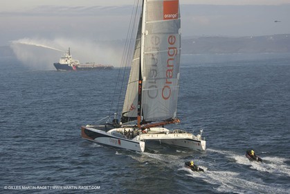 Orange II - Arrivée Trophée Jules Verne 2005 à Brest  - En mer
