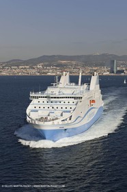 14 01 2012 - Marseille (FRA,13) - Compagnie La Méridionale - le Piana devant Marseille et les Calanques