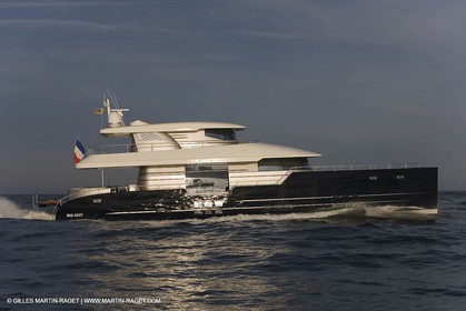 11 06 2007 - Valencia (Spain) - Super Yacht Catamaran Bradley, Gilles Vaton design built by H2X in la Ciotat (France)