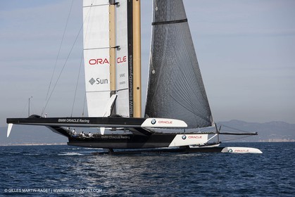 19 01 2010 - Valencia (ESP) - 33rd America's Cup - BMW ORACLE Racing - Boat preparation