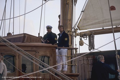 Sailing, People, sailors,owners, skippers, crew, designers, boatbuilders, celebrities (check keywords)