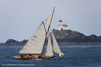 19 05 2010 - Raz de Sein (FRA,29) -  Pen Duick