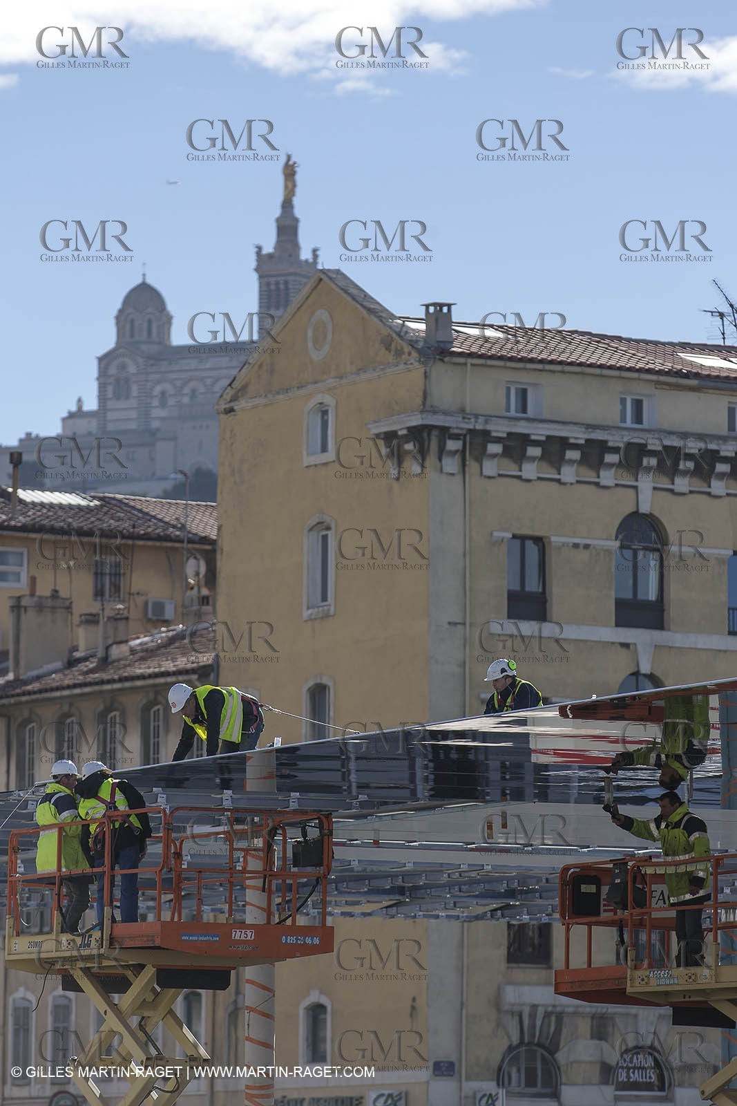 04 02 2013 - Marseille (FRA,13) - Vieux Port (historical port) refit - Works on the shadow maker