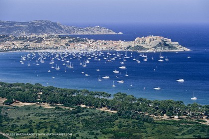 sailing, cruising, monohull at the mooring