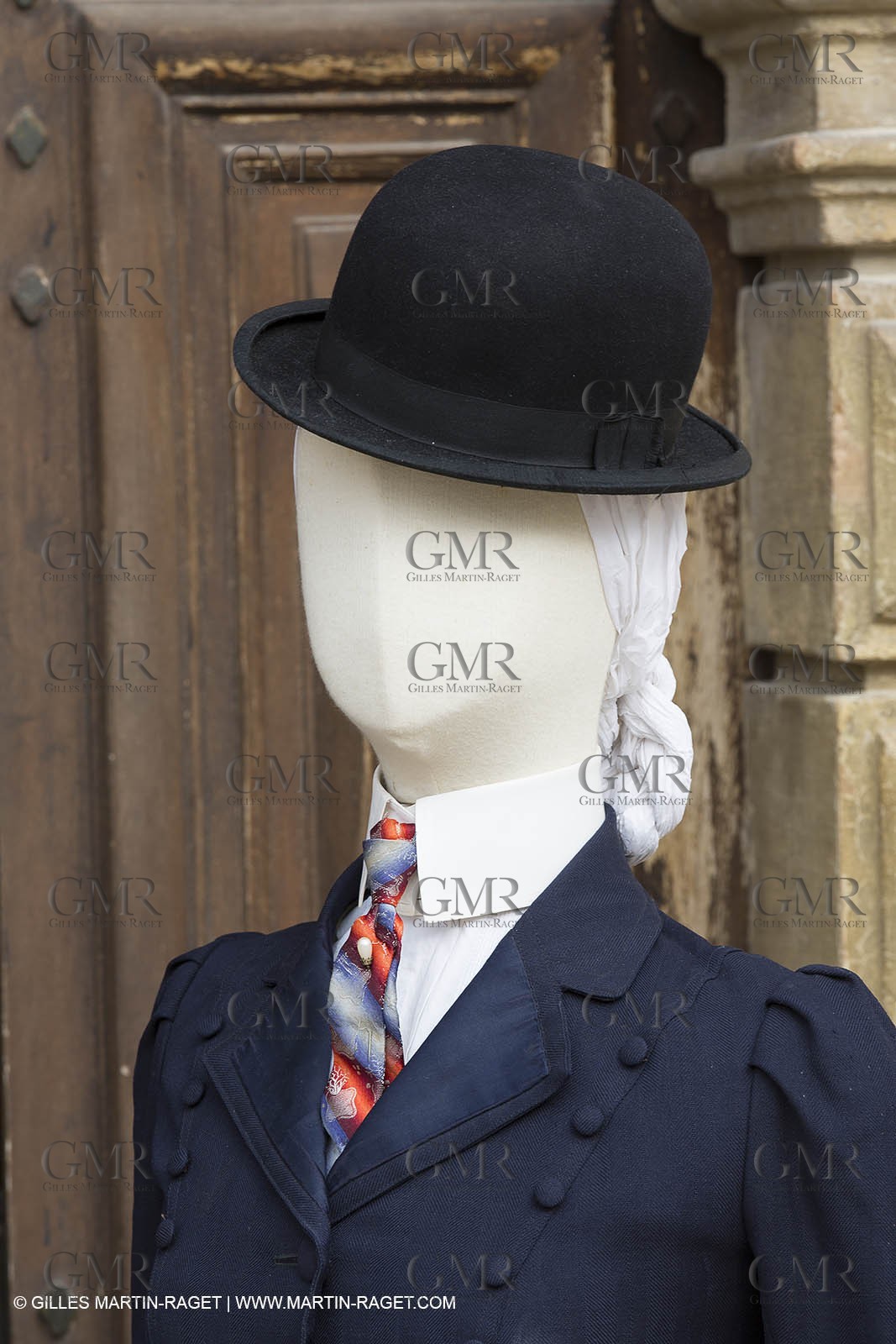 31 10 2013 - Ansouis (FRA,84) - Ansouis castle - Costumes of the exhibit Men costumes