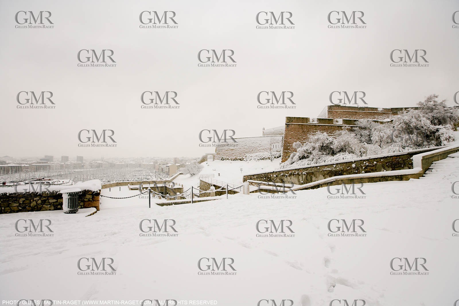 07 01 2009 - Marseille (FRA,13) - Exceptional snow amount on the city