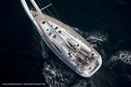 Crusing monohull sailing