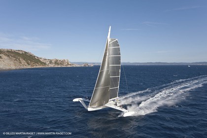 Samedi 5 septembre 2009 - Hyères (FRA, 83) - L'Hydroptère bat le record du monde de vitesse avec un run à 51,36 knts (sous réserve de ratification par le WSSRC)