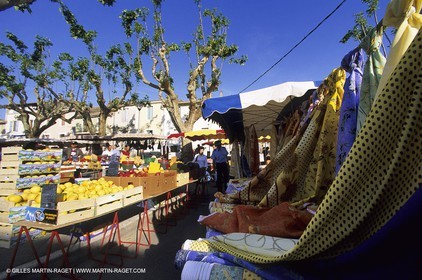 Saturday morning market in Saint Gilles (Gard)
