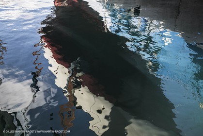 09 04 2013 - La Ciotat (FRA,13) - Chantier Les Charpentiers Réunis Méditerrannée - Mise à l'eau du ketch marconi de 23 m Adria après 9 mois de restauration