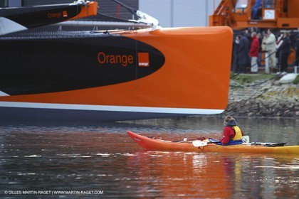 Vannes - Multiplast Boatyard - Orange II 1st go in the water