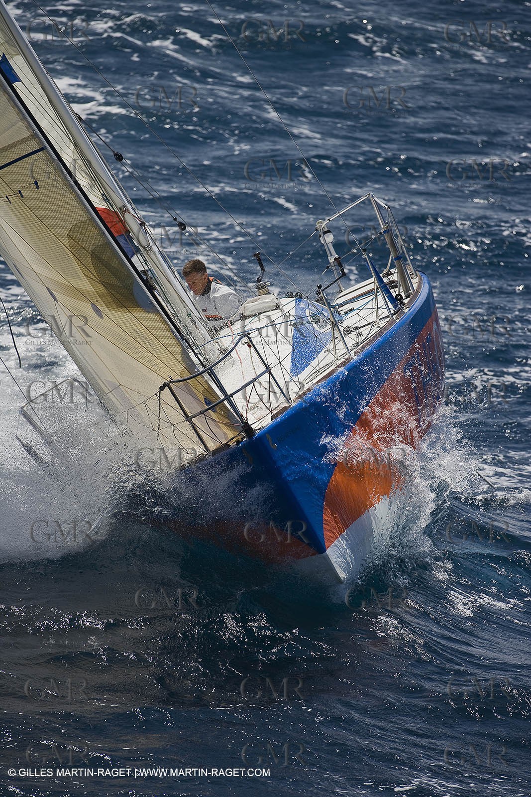 06-26-2007 - FIGARO II - THEOLIA - Skipper : Robert Nagy - Training off Marseille (south France) with strong wind conditions