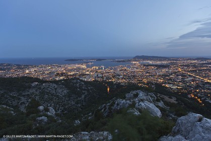 07 06 2012-Toulon (FRA,83) - la rade de Toulon vue depuis le sommet du Mont Faron