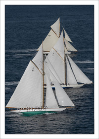 Produit : Tirage photo réalisé par nos soins sur imprimante jet d'encre professionnelle Epson à partir de 8 encres ultrachrome inaltérables (label Digigraphie).Formats au choix : . 30x40 cm. 50x70 cm. 80x120 cm.Choix des papiers :. Papier standard brillant 250 gr., filet noir, marge blanche, tirage non signé. Papier haut de gamme satiné 290 gr. filet noir, marge blanche, tirage vérifié et signé par l'auteur.. Autres supports (canvas, acrylique, dibond) sur demandeConditionnement : tube cylindrique renforcé.Options pour l'expédition : . colissimo + dépôt boîte aux lettres (France uniquement). Colissimo avec signature à réception. Transporteur express (2 jours ouvrés) avec signature à réceptionCliquez sur caddie pour sélectionner votre formule et démarrer la procédure de commande en ligne