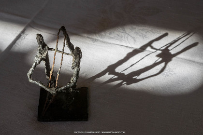 11 02 2020, St Rémy de Provence (FRA,13), Oeuvre de Germaine Richier, Le Combat 1946, Bronze patiné foncé, Epreuve d'exposition, Fondeur L. Thinot, 12 x 8 x 7 cm, Collection particulière