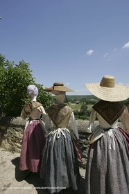 May 2004 - La Tour d'Aigues (FRA, 84) - Old costumes for women of the South exhibition