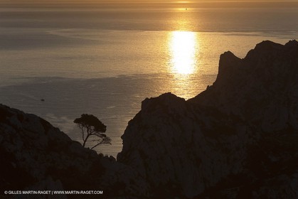 Décember 2009 - Marseille (FRA) - Les Calanques - Sormiou highs as seen from Cortiou pass