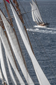 28 09 2022? Saint-Tropez,(FRA,83), Les Voiles de Saint-Tropez 2022 Régate N° 2 poup les modernes, navigation libre pour les grandes goélettes