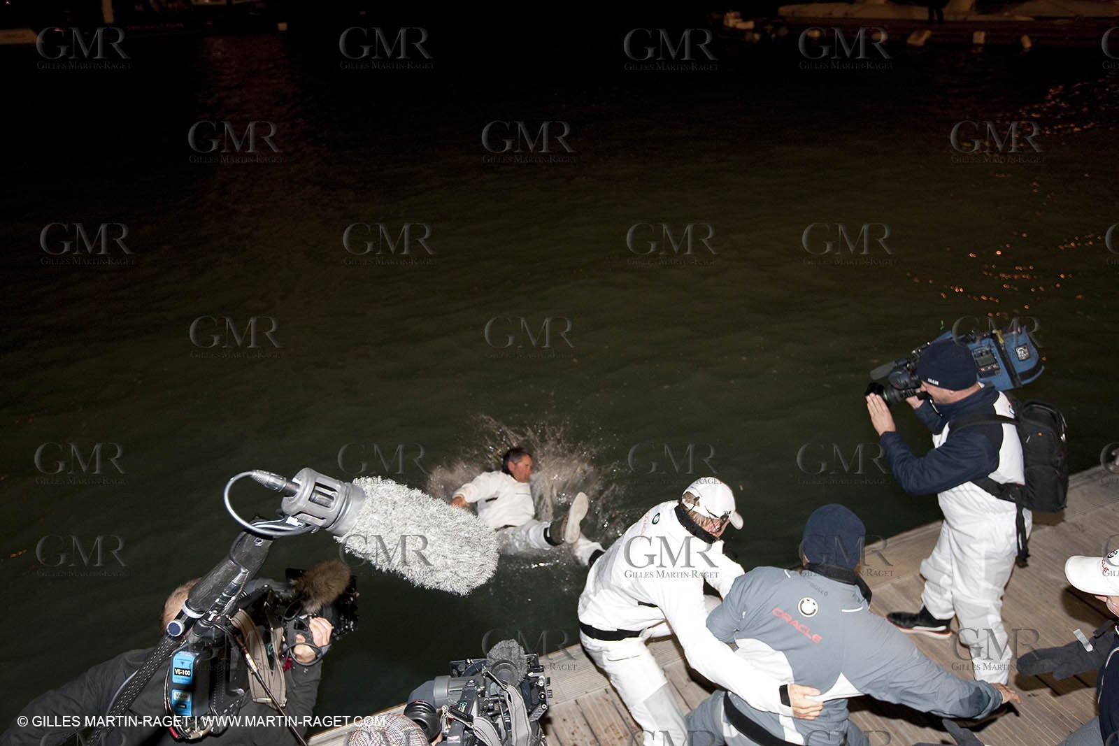 14 02 2010 - Valencia (ESP) - 33rd America's Cup - BMW ORACLE Racing - Race 2