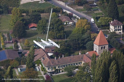 08 10 10 - St Sulpice (SUI) - Mise à l'eau de l'Hydropptere.ch