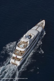 28 07 2007 - St Jean Cap Ferrat - SuperYachts - Motor Yachts - Hampshire