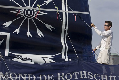 05 07 2012 - New York (USA) - Ocean Krys Race - Speed runs in fornt of NY city