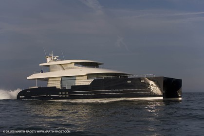 11 06 2007 - Valencia (Spain) - Bradley, super yacht catamaran dessiné par Gilles Vaton et construit par H2X à la Ciotat (France)